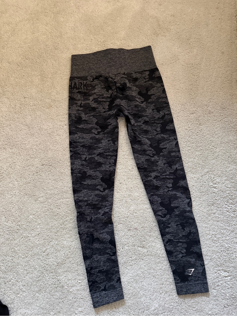 Gymshark Women’s Seamless Camo Leggings - Charcoal & Black